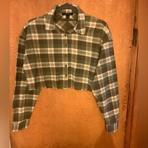FOREVER 21 - Plaid Crop Distressed, Flannel Top Size S EUC Women/Junior